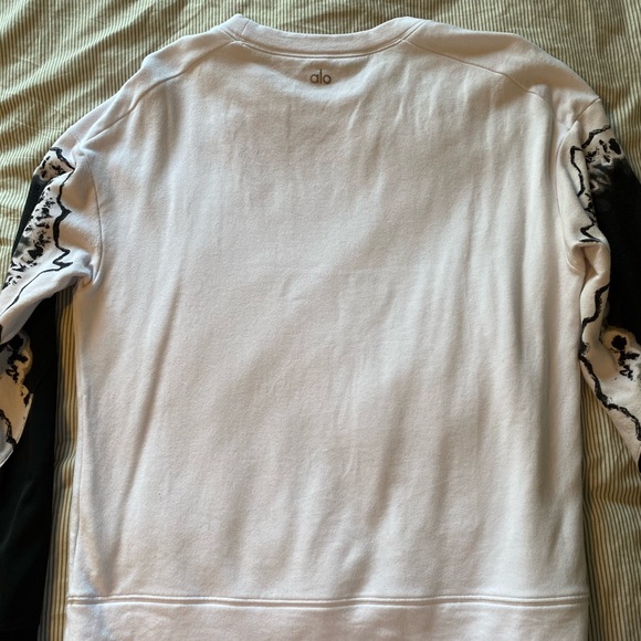 ALO YOGA Sweatshirt - Picture 2 of 3